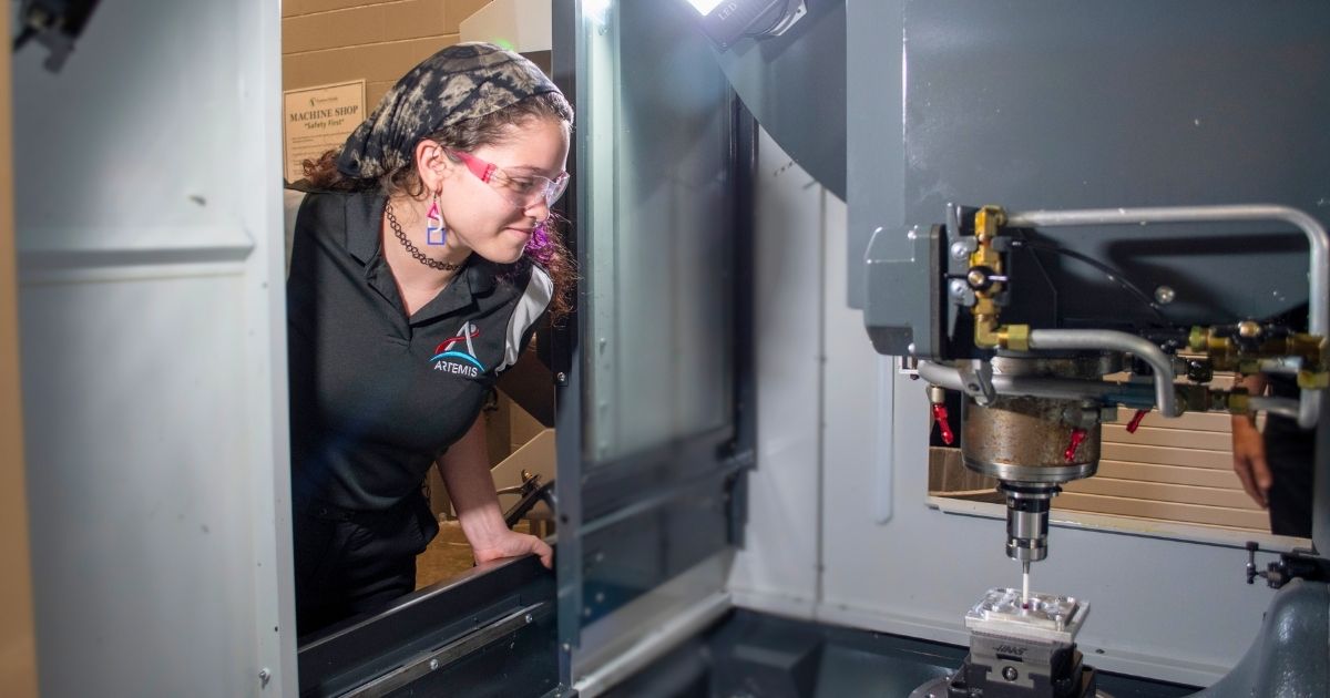 EFSC’s Program Trains Future CNC Machinists | EFSC Blog
